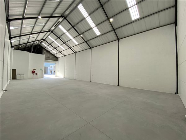 415  m² Industrial space