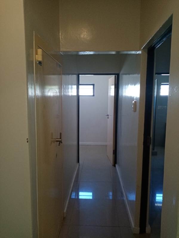 150  m² Office Space in Kraaifontein Central photo number 15