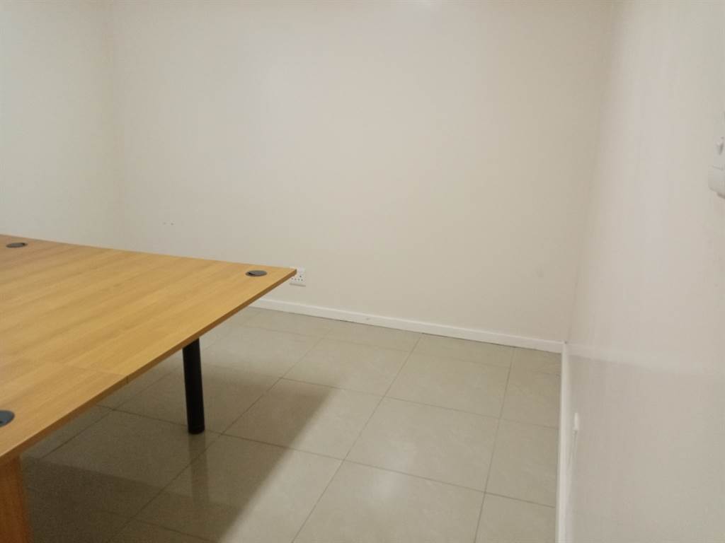 150  m² Office Space in Kraaifontein Central photo number 10