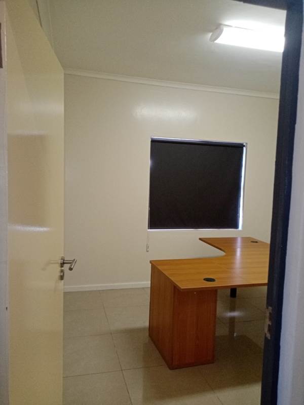 150  m² Office Space in Kraaifontein Central photo number 6