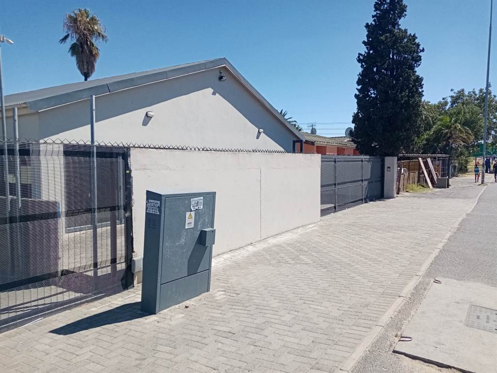 150  m² Office Space in Kraaifontein Central photo number 17