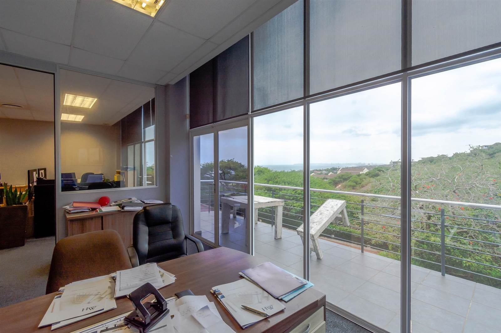 450  m² Office Space in La Lucia photo number 8