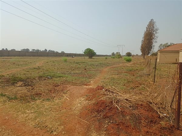 2 032 m² Land