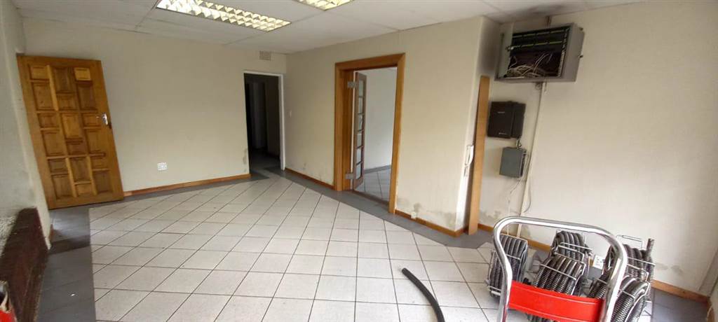 360  m² Commercial space in Eastleigh photo number 5