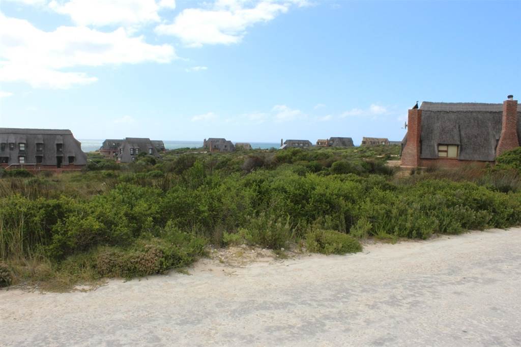 805 m² Land available in Stilbaai photo number 11