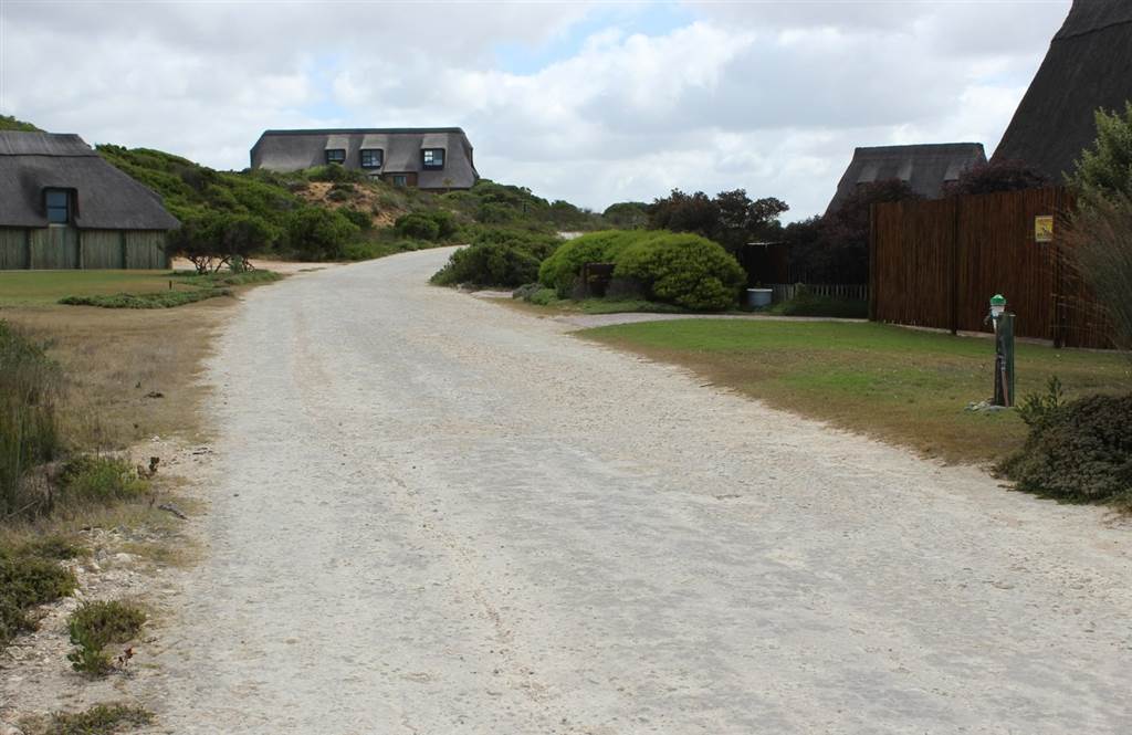 805 m² Land available in Stilbaai photo number 14