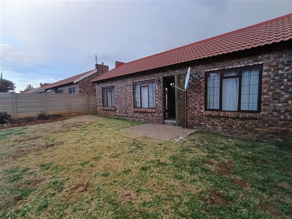 2 Bedroom Townhouse 2 Bedroom Townhouse