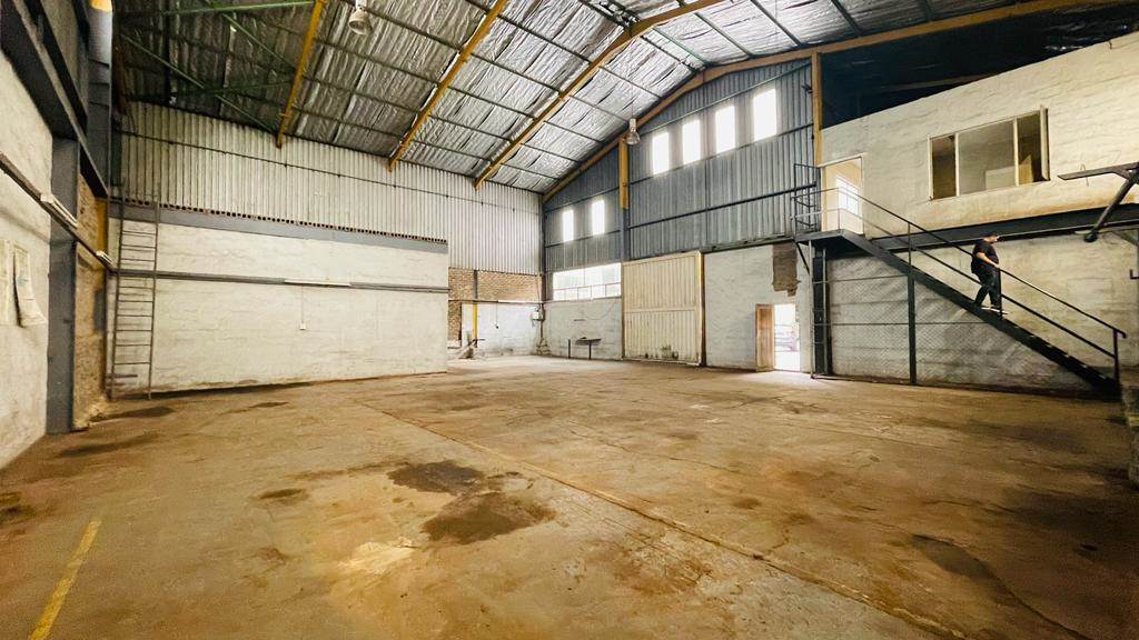 340  m² Industrial space in Manufacta photo number 6