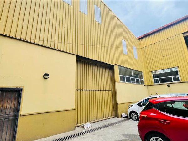 340  m² Industrial space in Manufacta