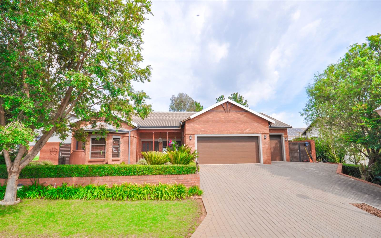 3 Bed House in Rietvlei Heights Country Estate photo number 3