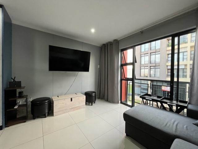 1 Bed Apartment in New Town Centre (Gateway) photo number 11