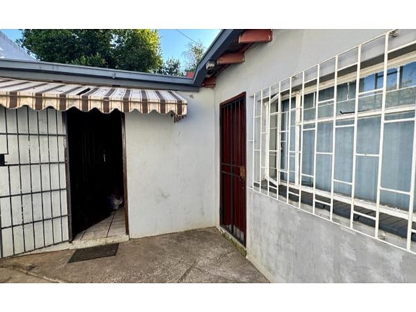 6 Bedroom House 6 Bedroom House