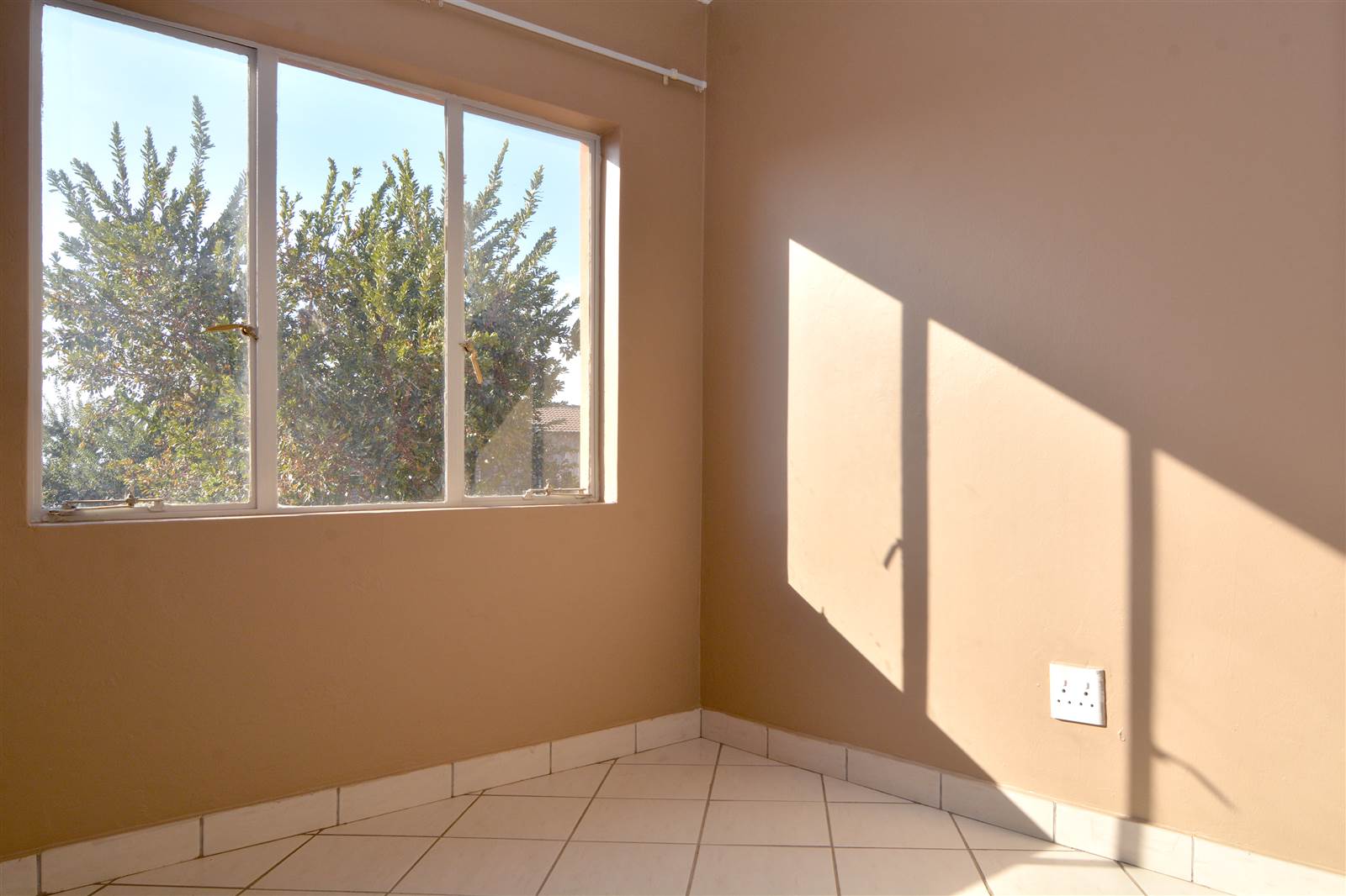 2 Bed Apartment in Protea Glen photo number 9