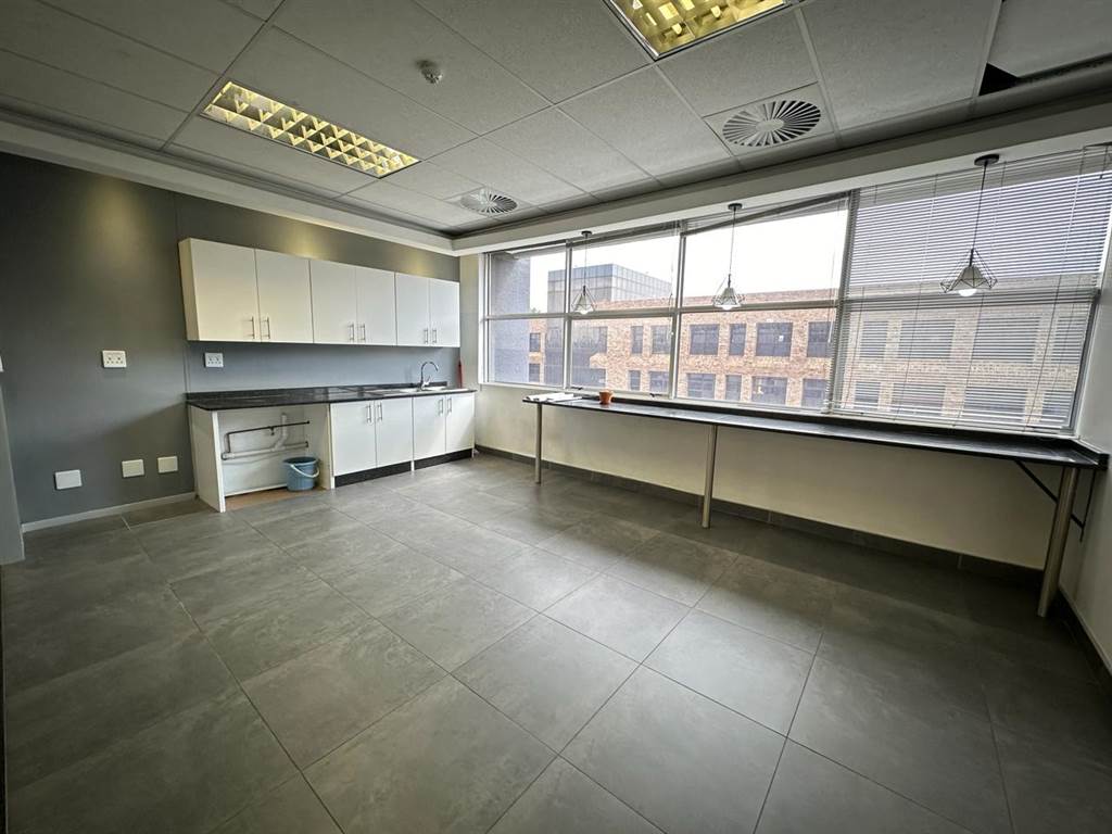 497  m² Commercial space in Bedfordview photo number 19