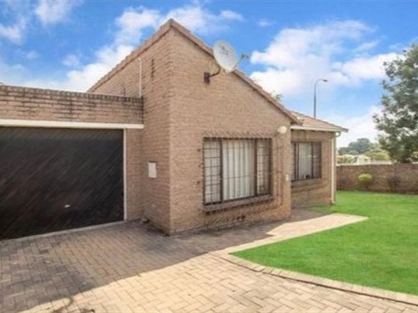 2 Bed House in Radiokop