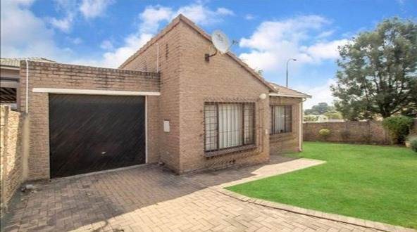 2 Bed House in Radiokop photo number 1