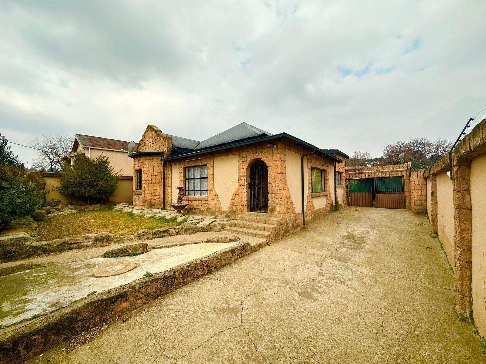 3 Bed House in Turffontein photo number 1