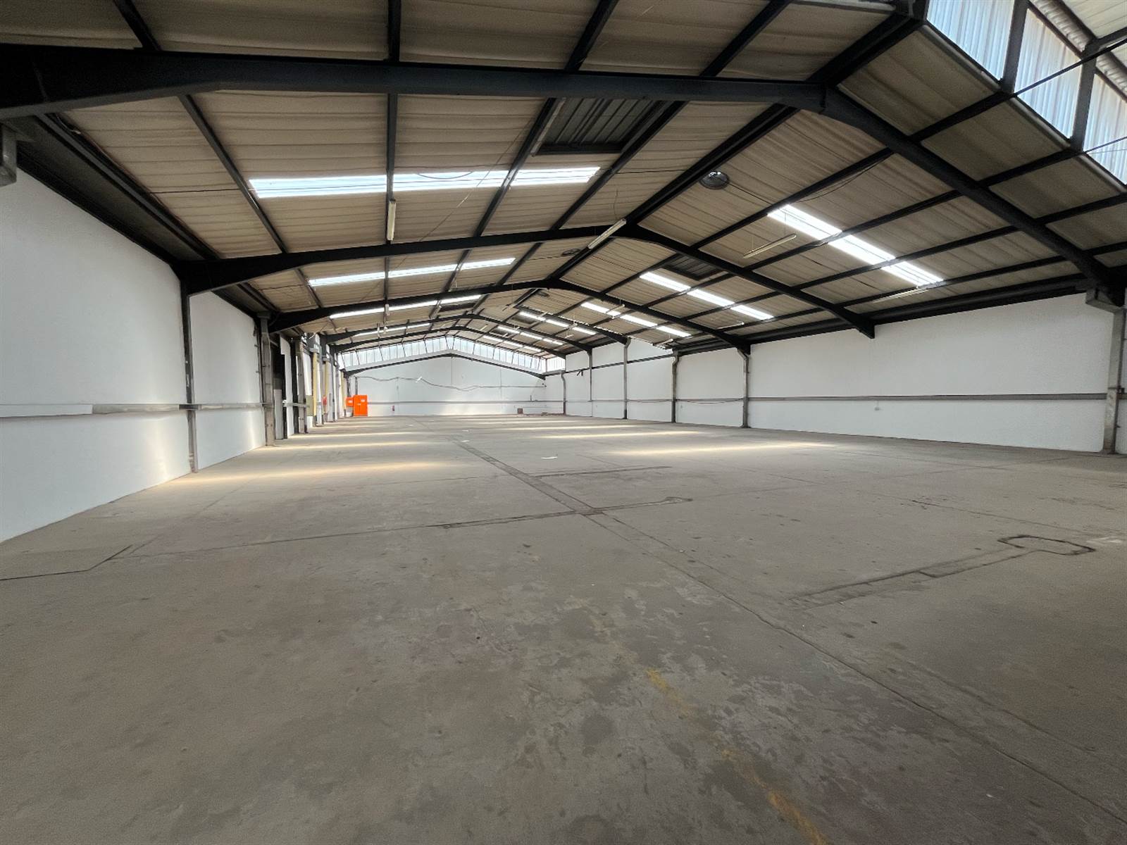 1146  m² Commercial space in Anderbolt photo number 2