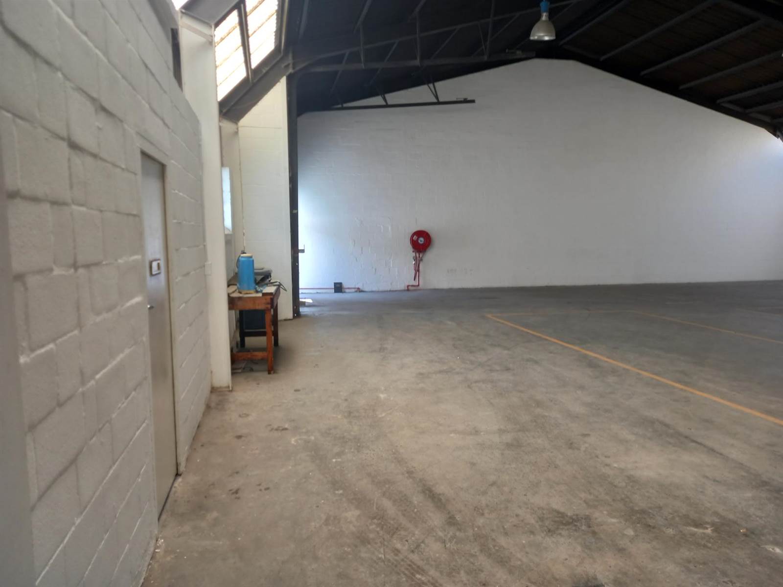 385  m² Industrial space in Retreat photo number 4