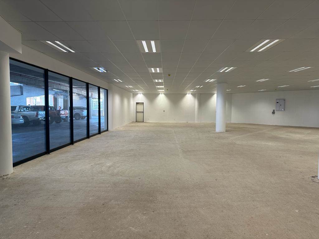 386  m² Commercial space in Die Heuwel photo number 1