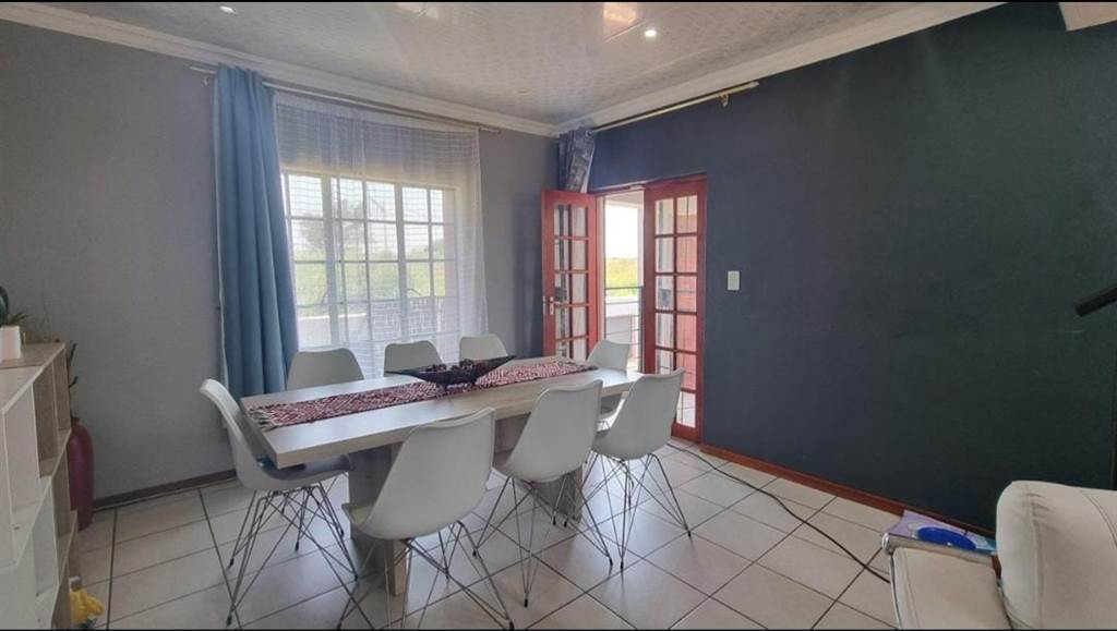 3 Bed House in Middelburg South photo number 5