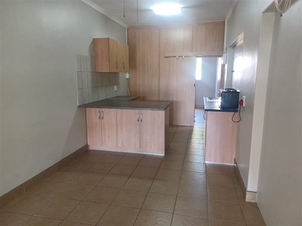1 Bedroom Flat 1 Bedroom Flat
