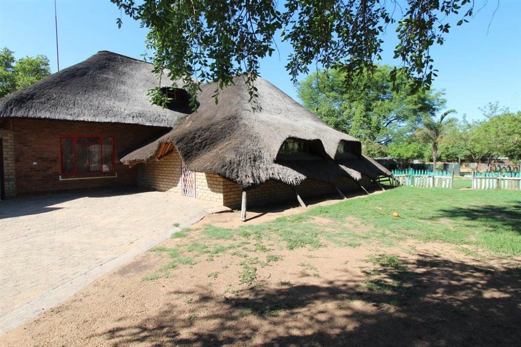 4 Bed House in Vaalwater photo number 4