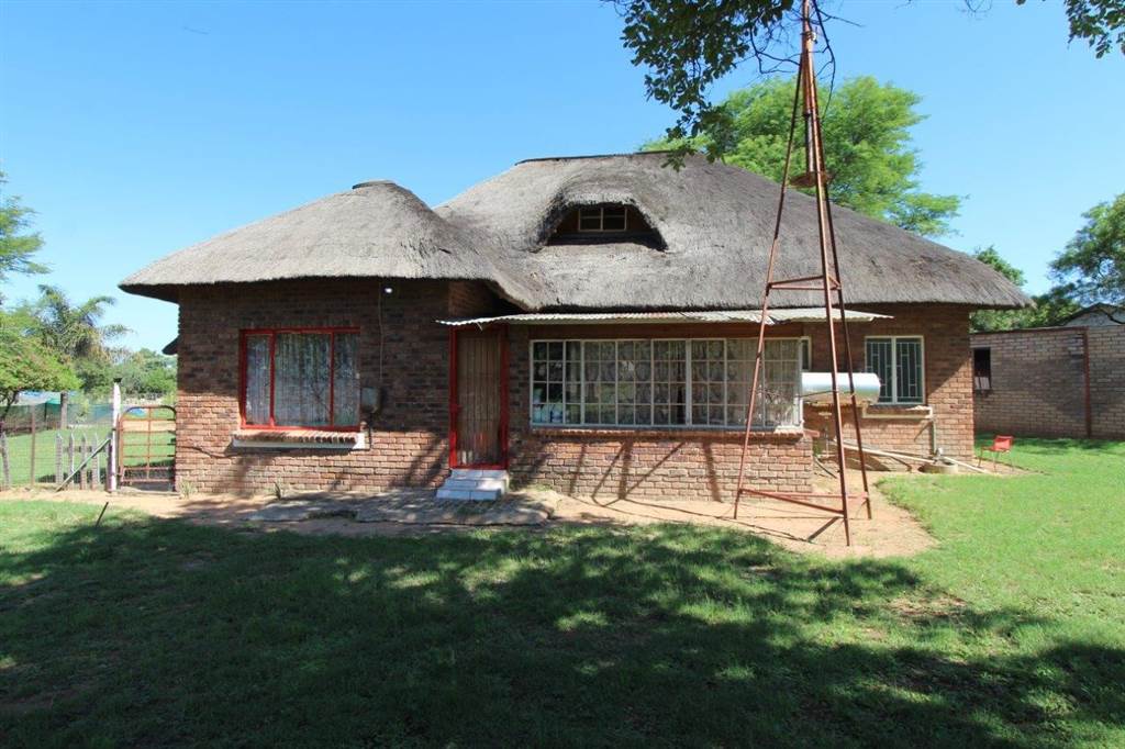 4 Bed House in Vaalwater photo number 15