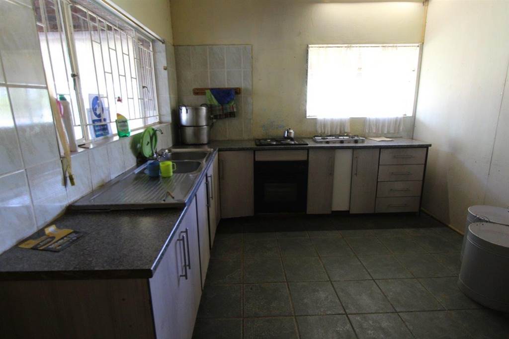 4 Bed House in Vaalwater photo number 6