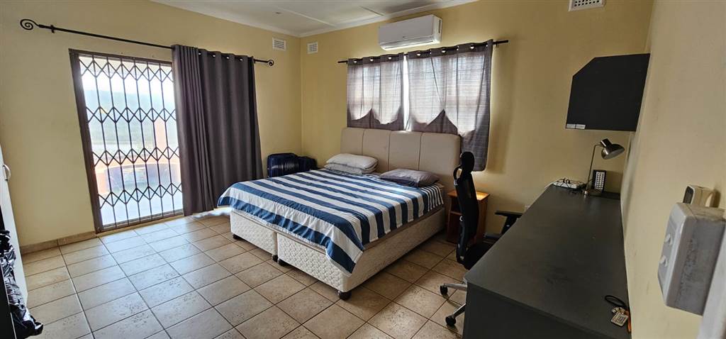3 Bed House in Umkomaas photo number 12