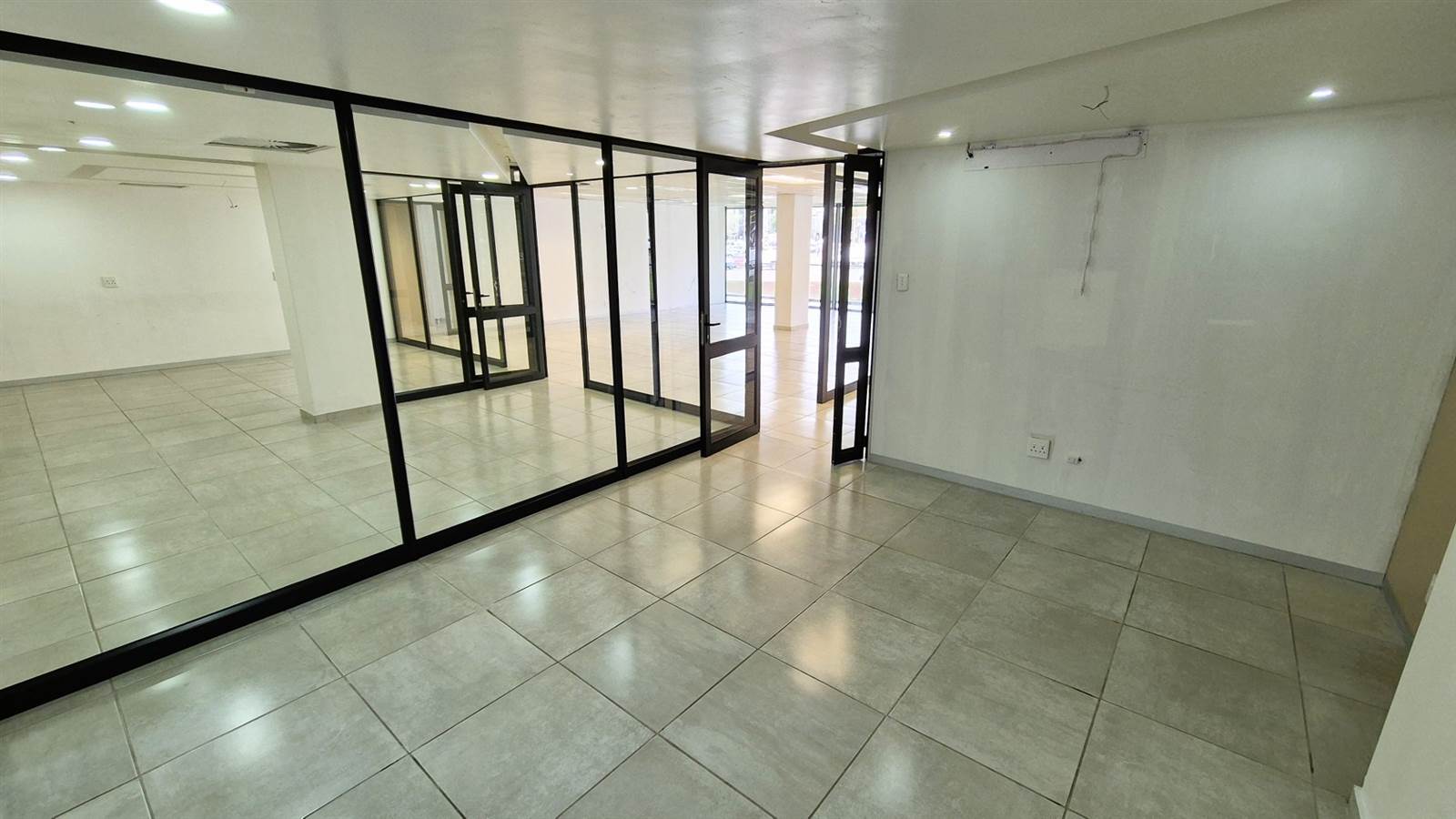 266  m² Office Space in Menlyn photo number 8
