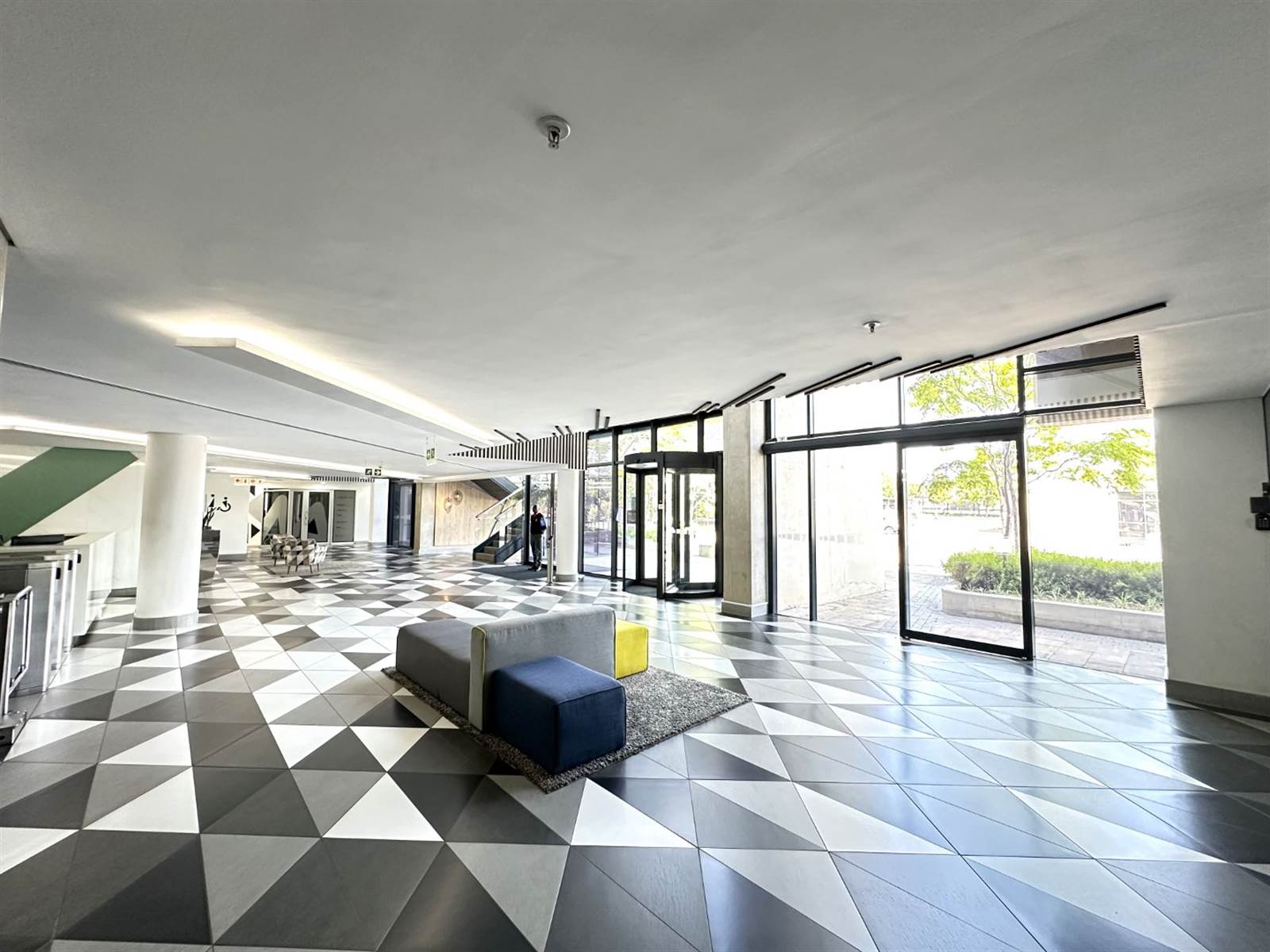 266  m² Office Space in Menlyn photo number 6