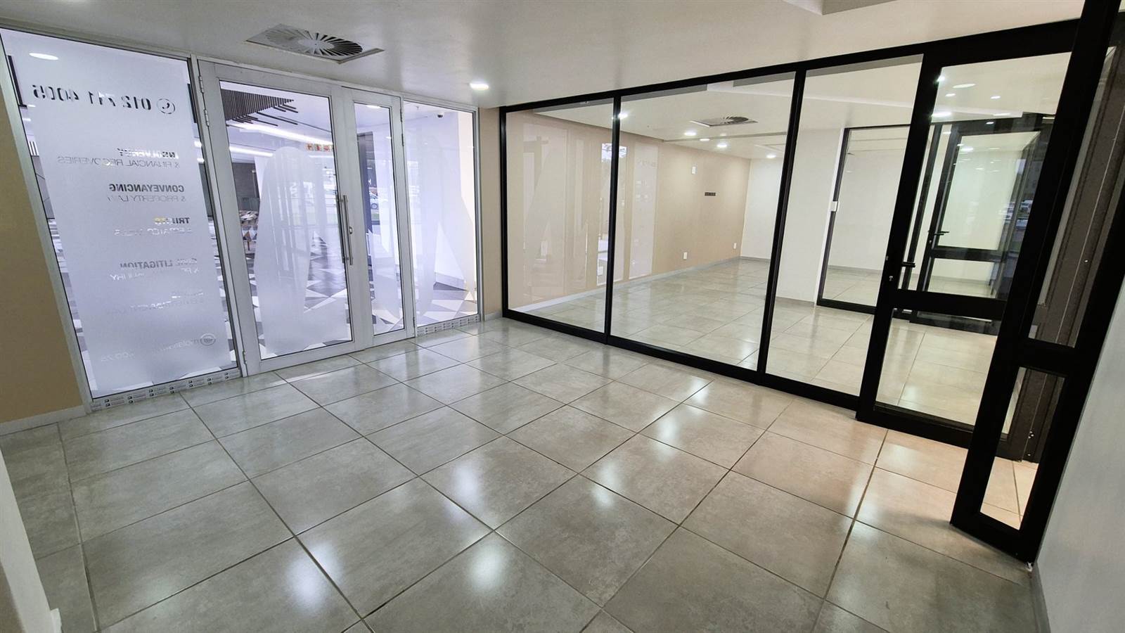 266  m² Office Space in Menlyn photo number 9