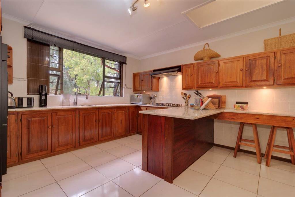 4 Bed House in Randjesfontein photo number 7