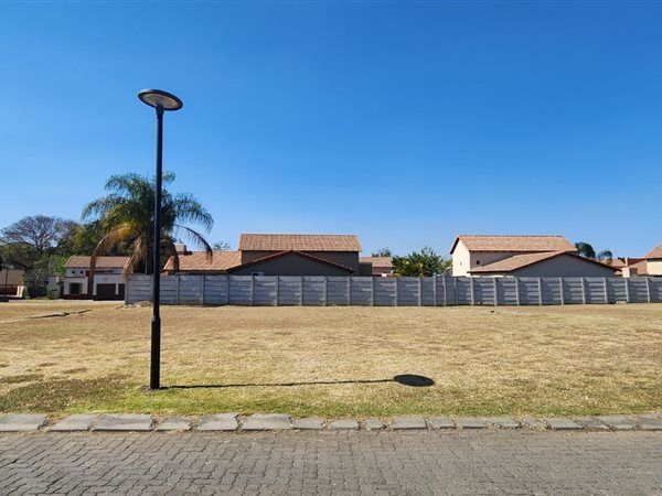 514 m² Land available in Waterval East