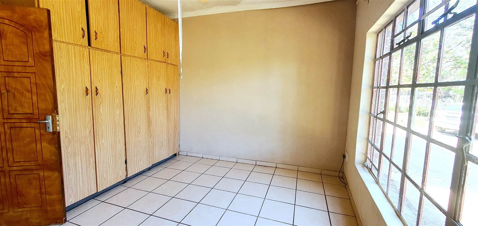 2 Bed Flat in Louis Trichardt photo number 5