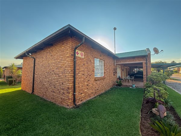 2 Bedroom Townhouse 2 Bedroom Townhouse