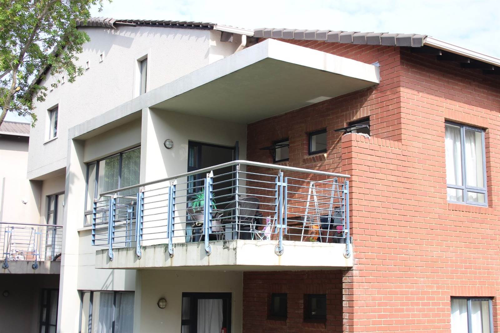 2 Bed Apartment in Roodepoort West photo number 10