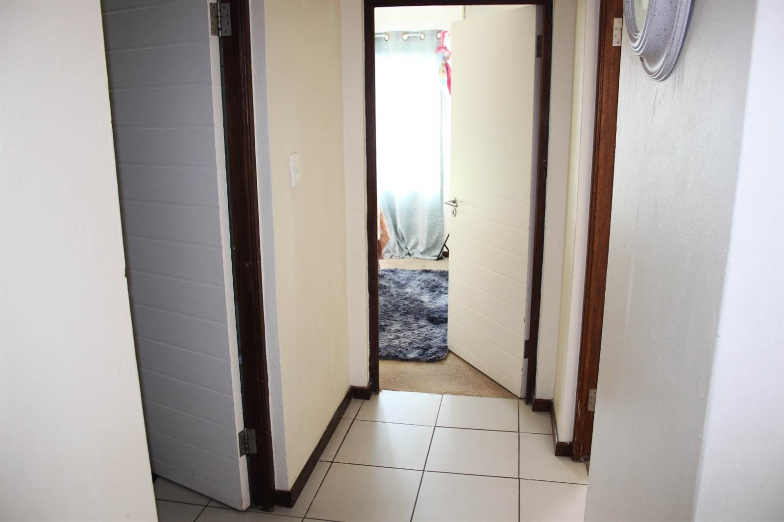 2 Bed Apartment in Roodepoort West photo number 5