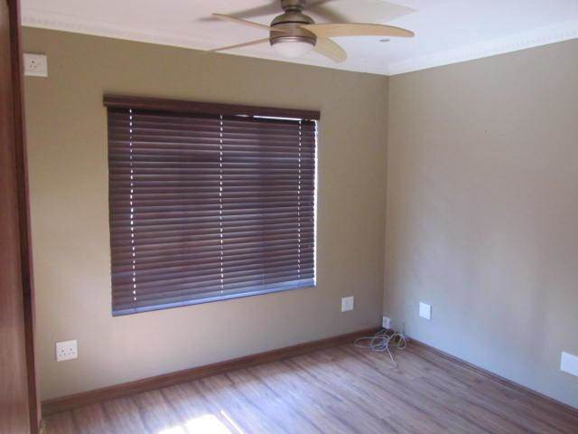 3 Bed Townhouse in Emfuleni Golf Estate photo number 6