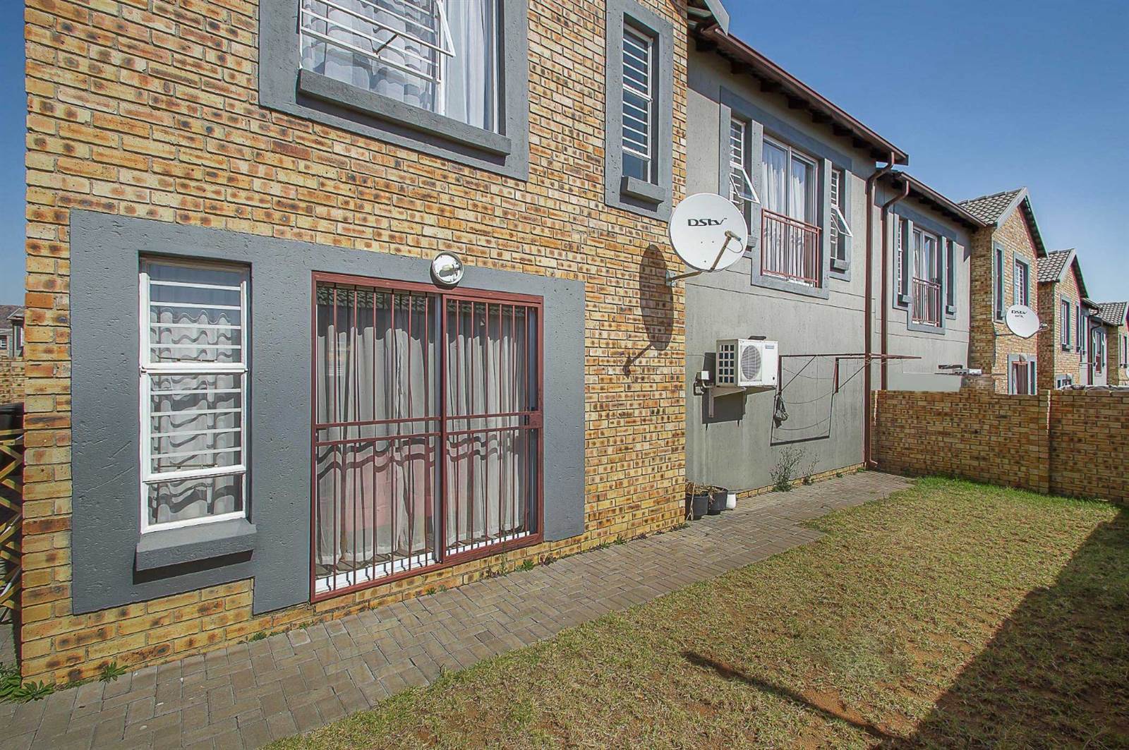 3 Bed Townhouse in Wilgeheuwel photo number 22