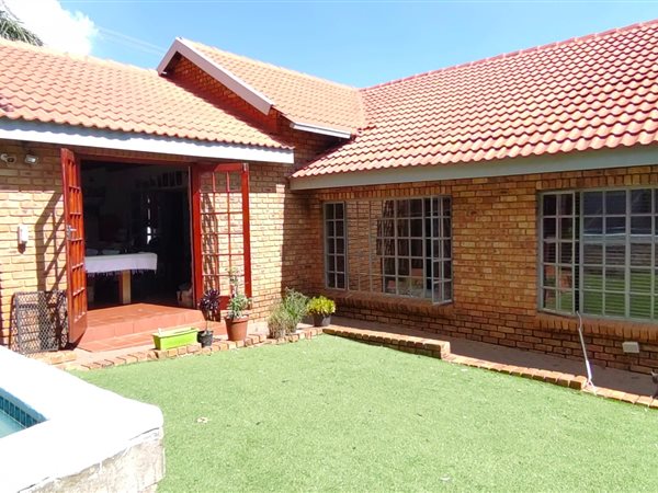 3 Bed House in Monument Park