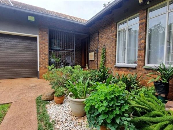 3 Bedroom House 3 Bedroom House