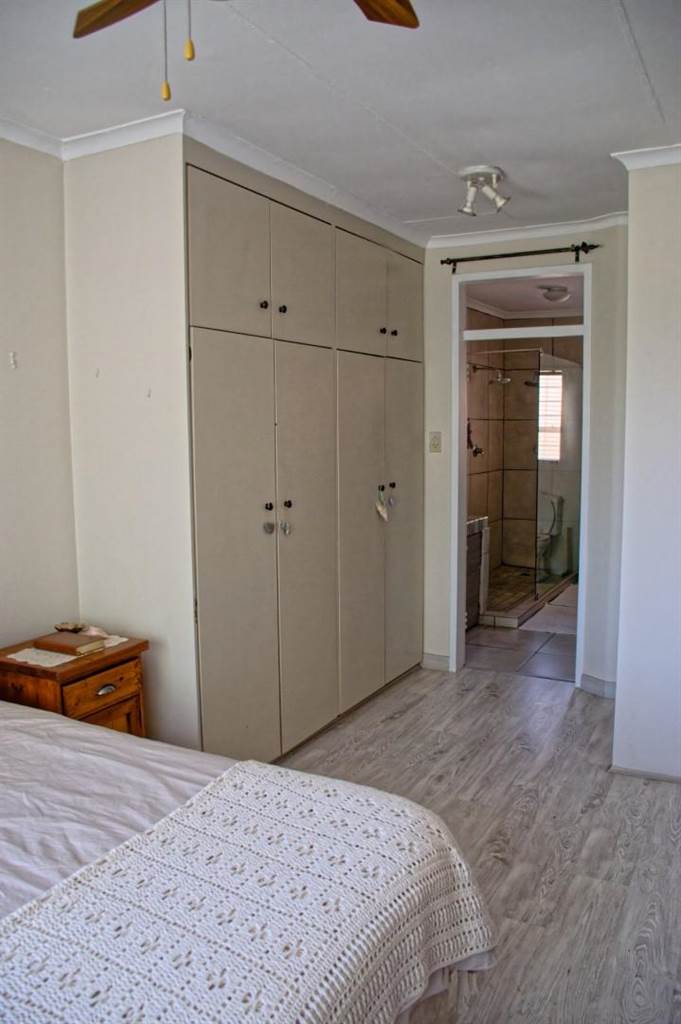 3 Bed Townhouse in Constantia Kloof photo number 12