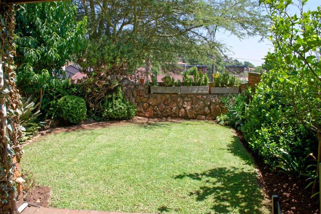 3 Bed Townhouse in Constantia Kloof photo number 1