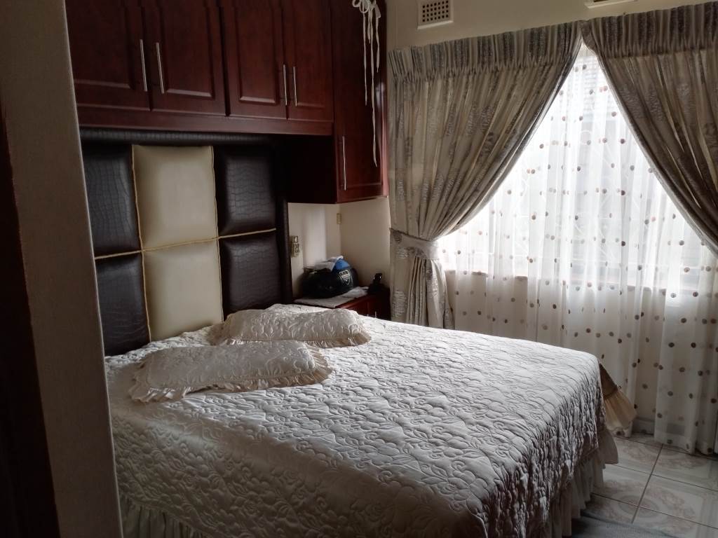 4 Bed House in Kharwastan photo number 6