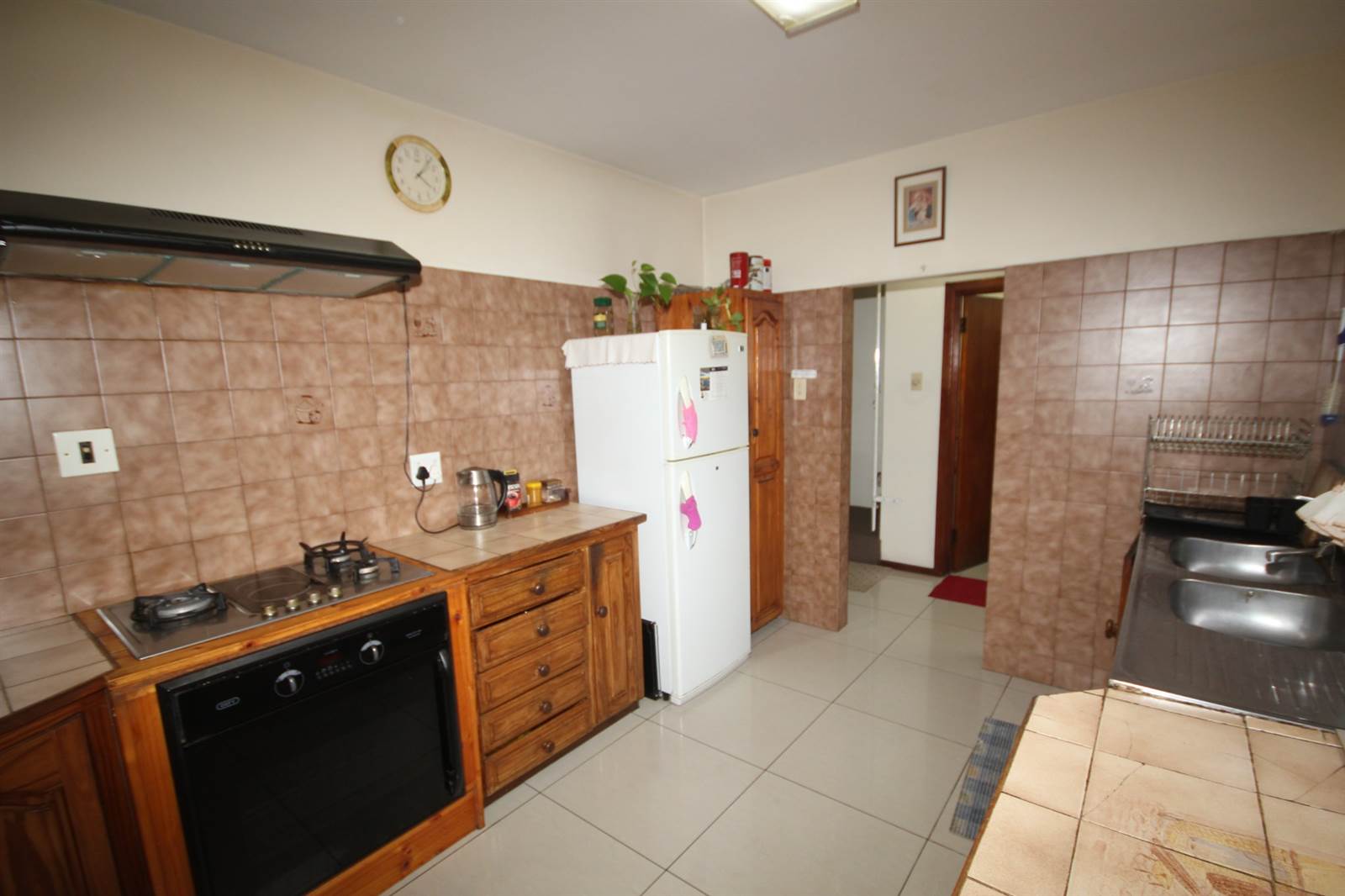 3 Bed Townhouse in Southernwood photo number 8