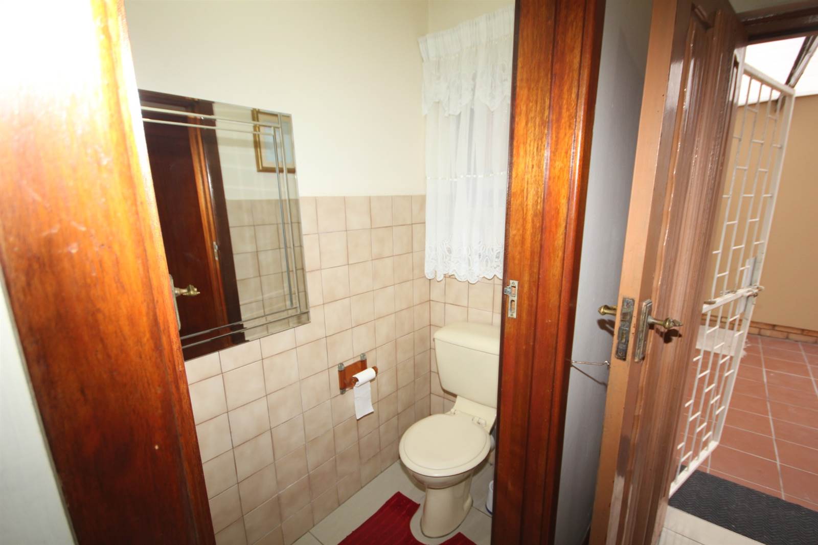 3 Bed Townhouse in Southernwood photo number 9
