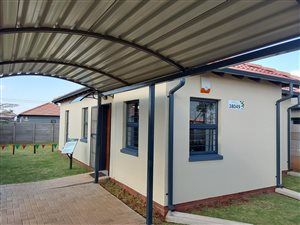 3 Bed House in Roodepoort Central