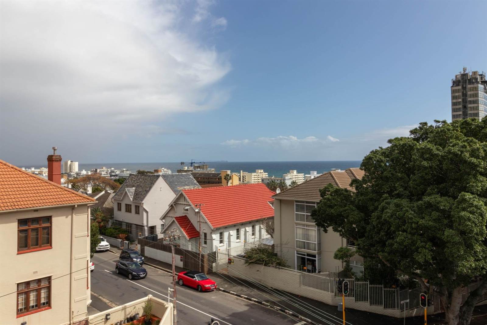 2 Bed Apartment in Green Point photo number 6